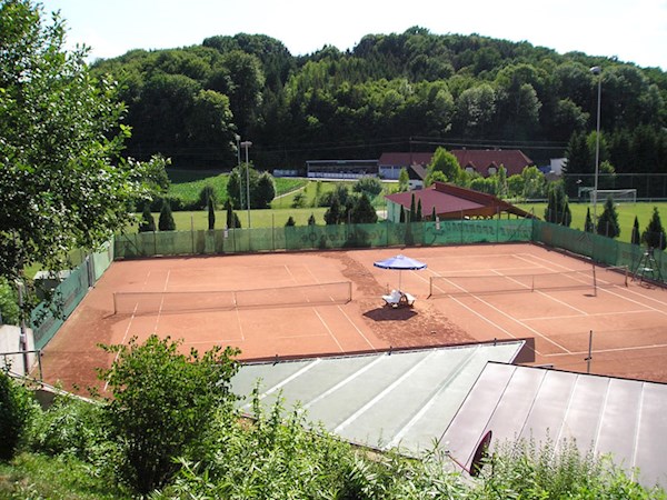 Tennisplatzneu